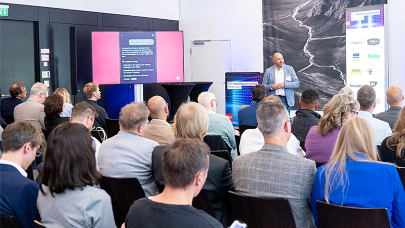 Konferenz-Bild_800x450